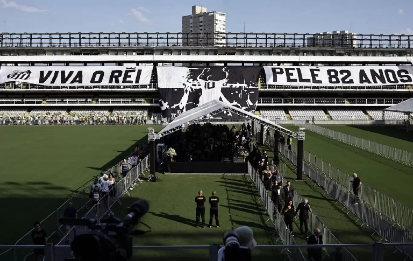 El último adiós a Pelé el astro brasileño fue despedido por una