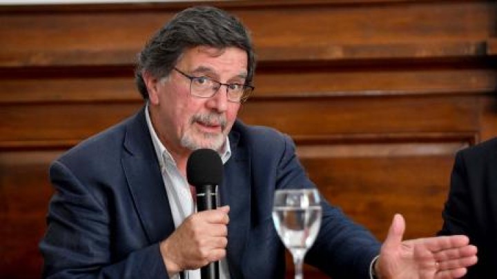 Alberto Sileoni: "Tenemos claro que el camino no es un voucher"