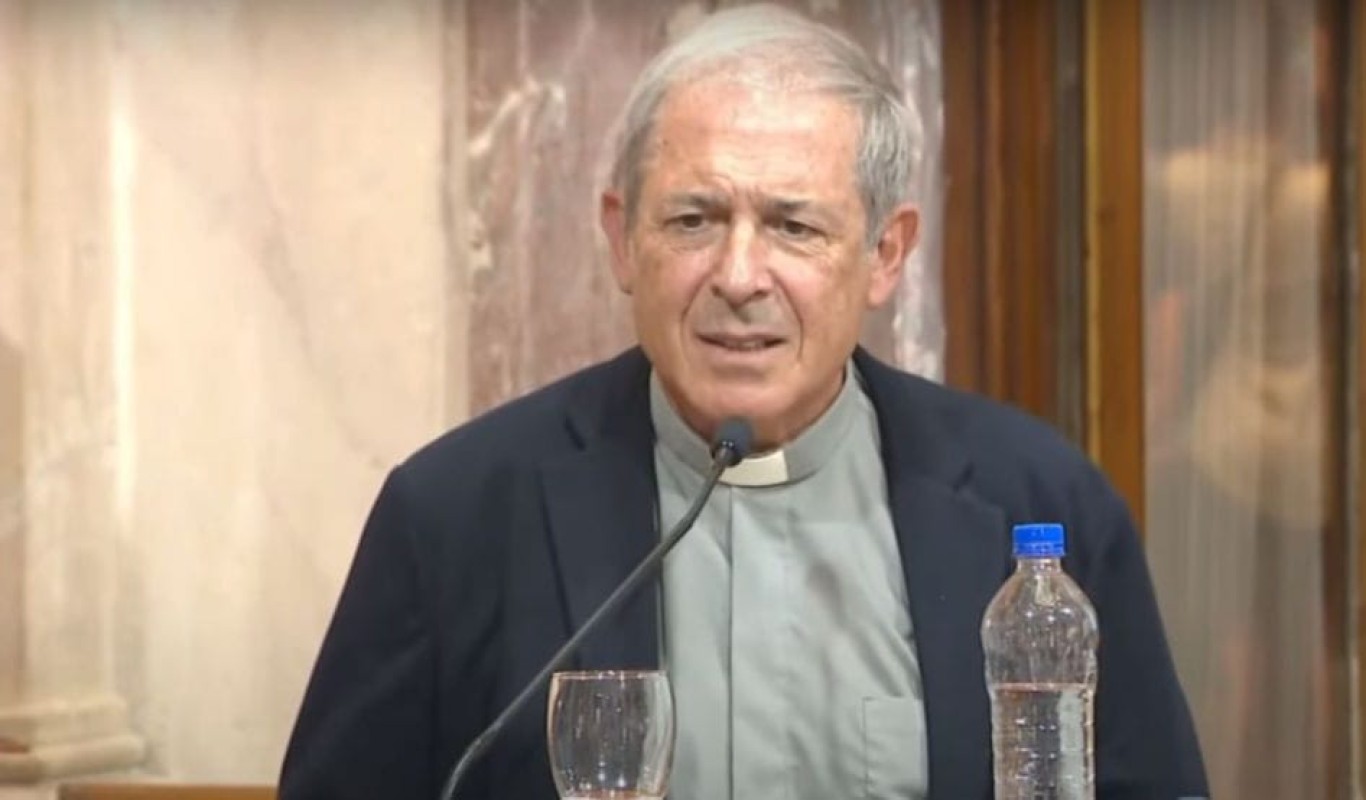 Padre Adrian Santarelli : " Los grupos extremos se apropian de la vida de un pueblo y los someten a estas situaciones”