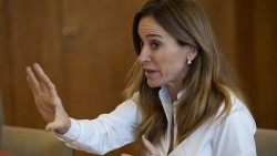 Victoria Tolosa Paz: 