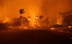 Continúan los incendios en California