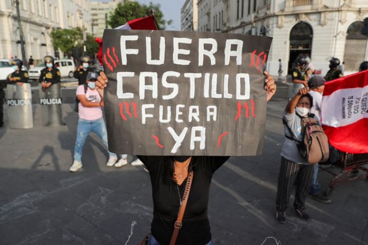 Atilio Borón: “En ningún momento Castillo parecía un hombre convencido en lo que estaba habiendo. Parecía que estaba en ese puesto bajo presión"