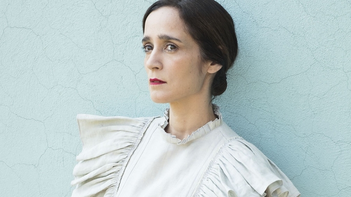 "Me gusta encontrarme en un espacio íntimo con la gente e imaginarme a quienes están escuchando el show" Julieta Venegas