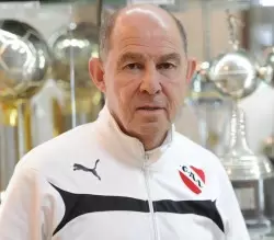 Ricardo Bochini: "Es muy difícil que Independiente le gane a Vélez, pero en el fútbol pueden pasar cosas impredecibles".