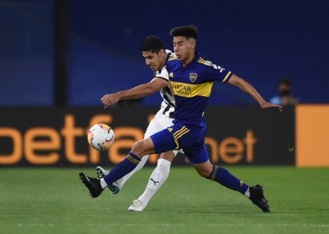 Boca empató con Libertad y es el primer equipo argentino en octavos