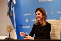 Fernanda Raverta: “El intendente marplatense se hace el malo para que lo vea Milei y lo convoque”