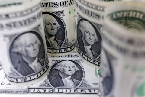 El dólar blue alcanzó los $400 y marcó otro récord