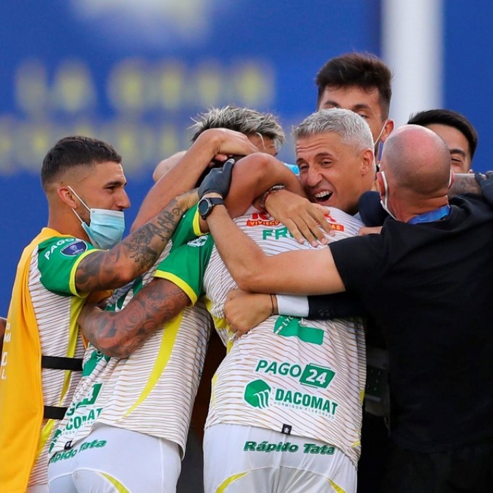 Defensa y Justicia goleó a Lanús en Córdoba y se consagró campeón de la Copa Sudamericana