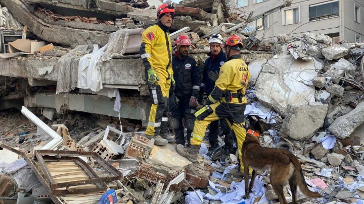 Letizia Buzón: “Anoche tuvimos otro terremoto y es una sensación de miedo constante”