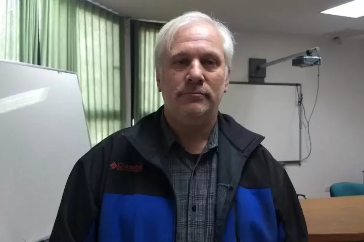 Adrián Petta: “En Argentina no se puede subir a un colectivo con perros, por riesgos sanitarios”