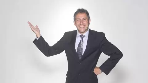 Alejandro Gardinetti: la ametralladora del humor