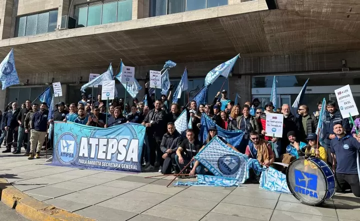 El gremio de controladores aéreos levantó el paro del fin de semana y el Gobierno consigue extender la pax aeronáutica