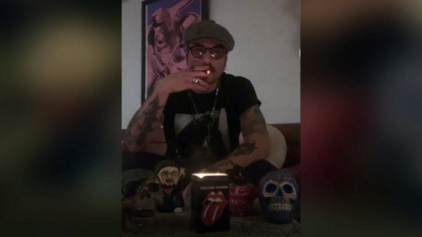 Cigarrillo en mano y lejos del fútbol, Daniel Osvaldo anunció el estreno de un video de su banda