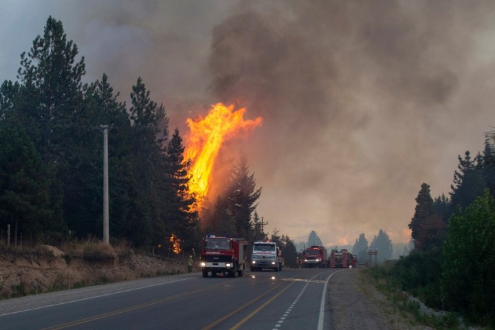 Continúan los incendios en el sur del país