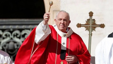 Federico Walls: &quot;La iglesia forma parte de la sociedad, por lo cual no puede quedarse fuera de varias cuestiones sociales que van surgiendo con el tiempo&quot;