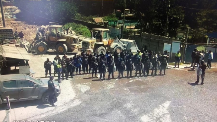 "Pareciera que hace esto en la calle para perjudicarnos", dueño de Moviport S.A.