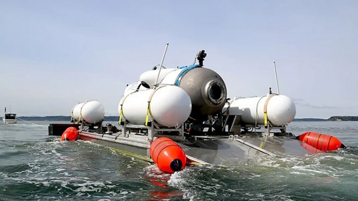 Encontraron restos en el área donde buscan al submarino que desapareció durante la expedición al Titanic