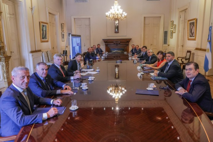 Coparticipación: el Gobierno se reunió de urgencia con gobernadores para responder al fallo de la Corte