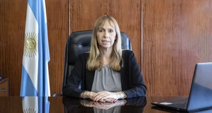 "La responsabilidad estará a cargo del farmacéutico y en las Empresas, el médico laboral". Sandra Tirado